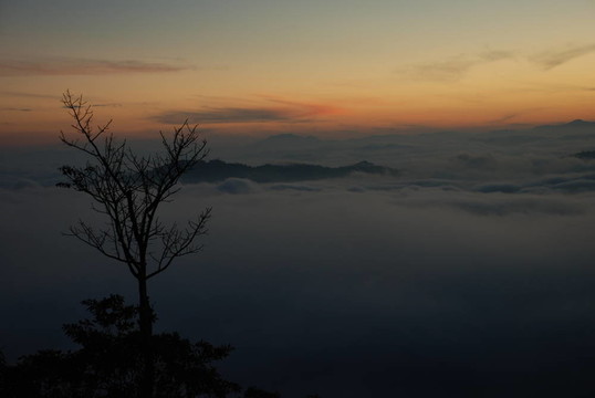 云層之上