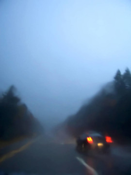 在雨中駕駛