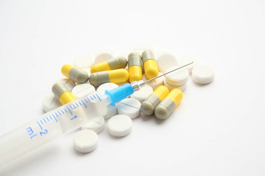 醫(yī)用主題注射器；丸劑；膠囊等。