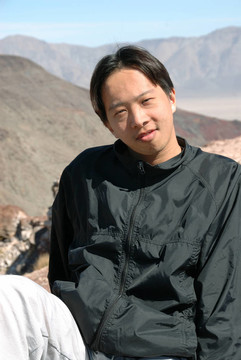 英俊的中國男子肖像