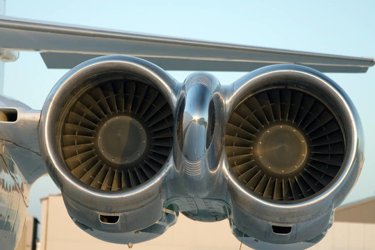 飛機(jī)發(fā)動機(jī)