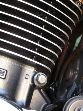 摩托車(chē)發(fā)動(dòng)機(jī)