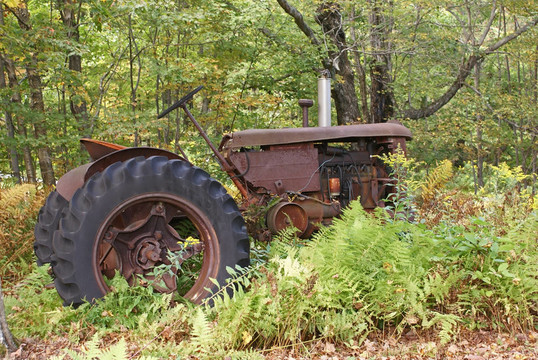 老Rusty Tractor