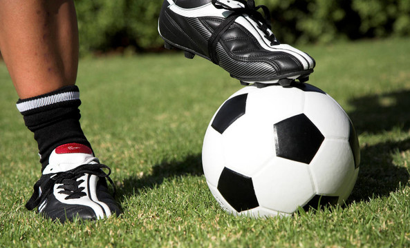 在頂部的足球soccerboot