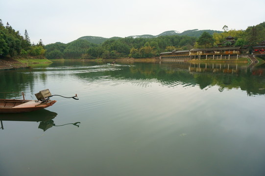 休閑山莊