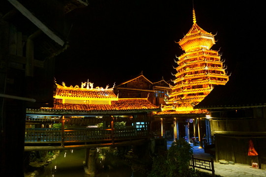 侗寨夜景