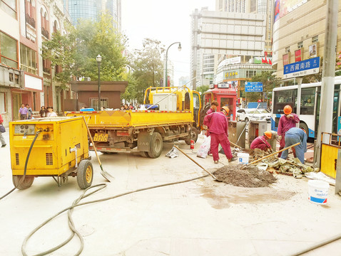 施工場景 道路搶修 團隊