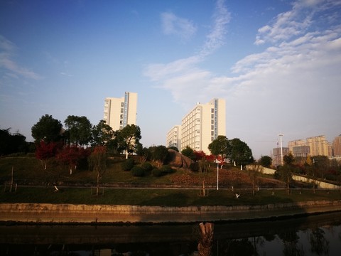校園風(fēng)光