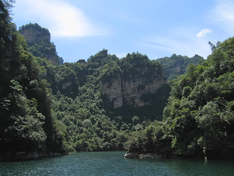 Lac的山脈和叢林；Quingyanshan國家公園；中國