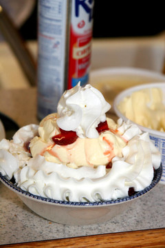 冰淇淋圣代冰淇凌