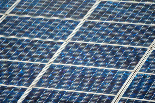 太陽能電池板的關(guān)閉。電力問題；空氣污染；全球變暖等。