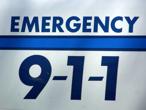 撥打911