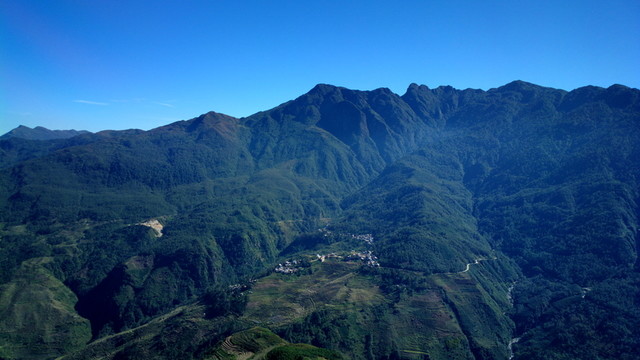 山嶺