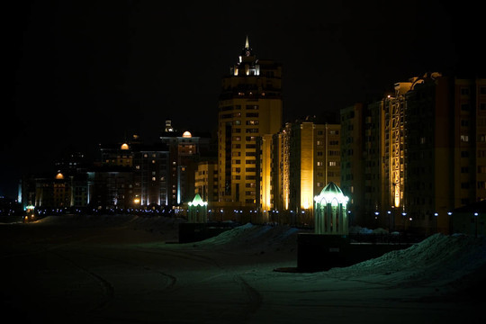 夜間城市場景。