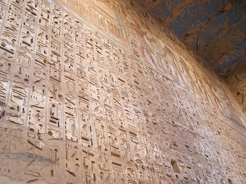 象形文字的一大墻的拉美西斯三寺的細(xì)節(jié)；Medinet Habou；Louxor；埃及