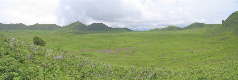大綠谷與尼斯丘陵；喀麥隆；非洲；全景