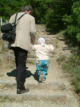 在樓梯上