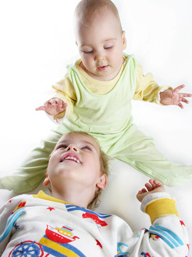 帶嬰兒的白色嬰兒