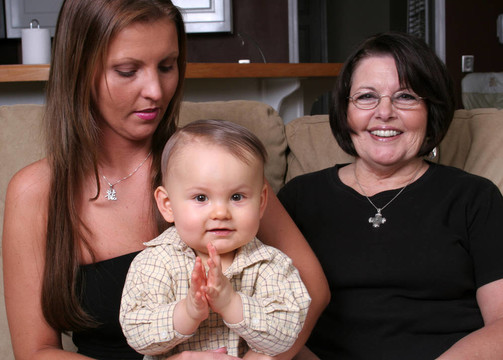 祖母；母親孩子