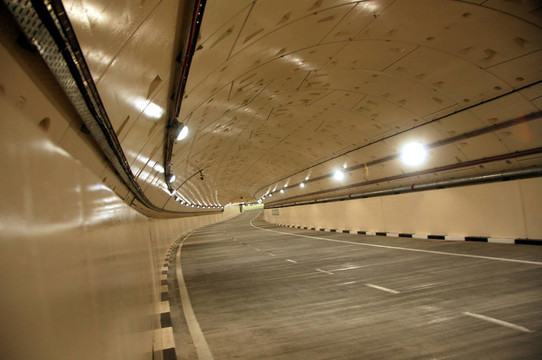 新的道路tunnel2