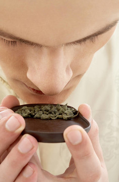 茶禮主人聞綠茶