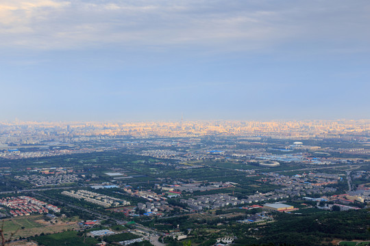 西山遠(yuǎn)眺北京城西城區(qū)全景