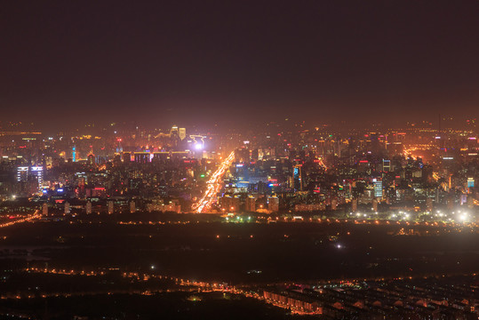 西山遠(yuǎn)眺北京城西城區(qū)夜景
