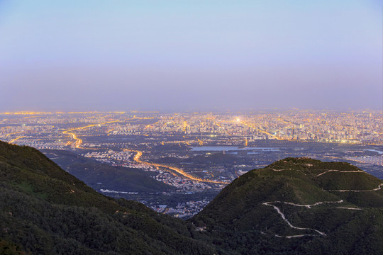 西山遠(yuǎn)眺北京城西城區(qū)全景