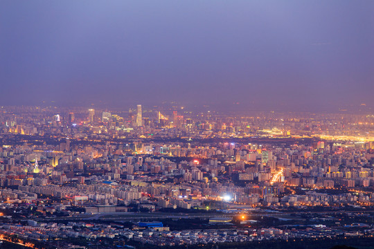 西山遠(yuǎn)眺北京城西城區(qū)夜景