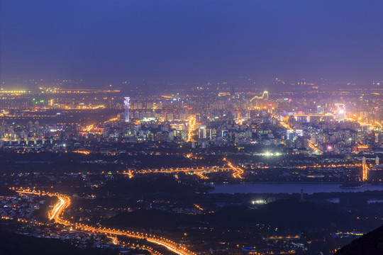 西山遠(yuǎn)眺北京城西城區(qū)夜景