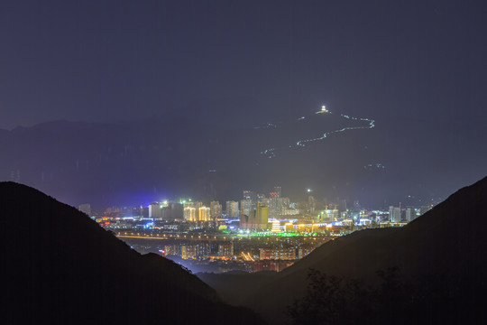 西山遠(yuǎn)眺北京城西城區(qū)夜景