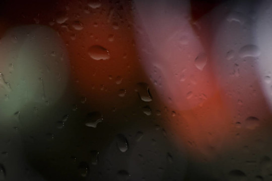 色的雨