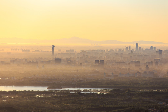 西山遠眺北京城西城區(qū)晨景