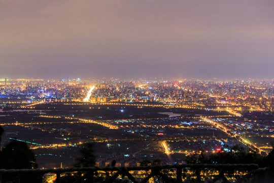 西山遠(yuǎn)眺北京城西城區(qū)夜景