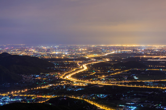 西山遠(yuǎn)眺北京城西城區(qū)夜景