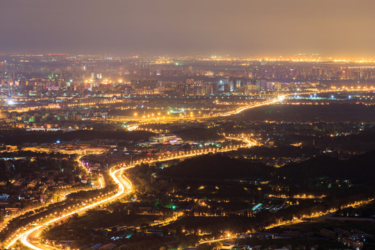 西山遠(yuǎn)眺北京城西城區(qū)夜景