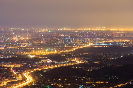 西山遠(yuǎn)眺北京城西城區(qū)夜景
