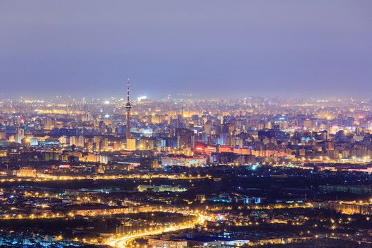 西山遠(yuǎn)眺北京城西城區(qū)夜景
