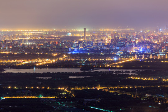 西山遠(yuǎn)眺北京城西城區(qū)夜景