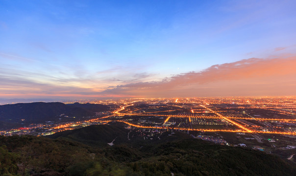 西山遠眺北京城西城區(qū)夜景