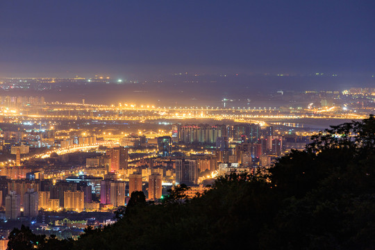 西山遠(yuǎn)眺北京城西城區(qū)夜景