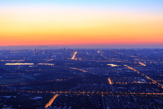 西山遠(yuǎn)眺北京城西城區(qū)夜景
