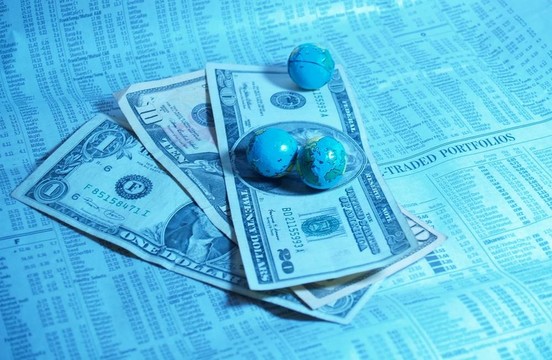 金錢使世界走