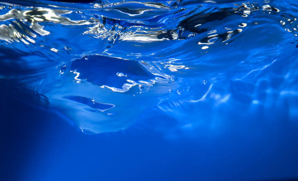 水