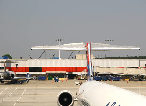 飛機(jī)在Gates