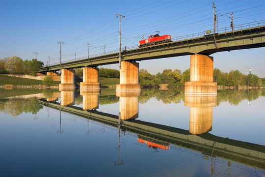 鐵路橋