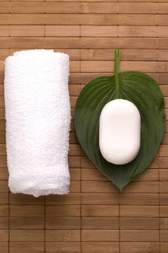 牛奶浴。白色的SPA