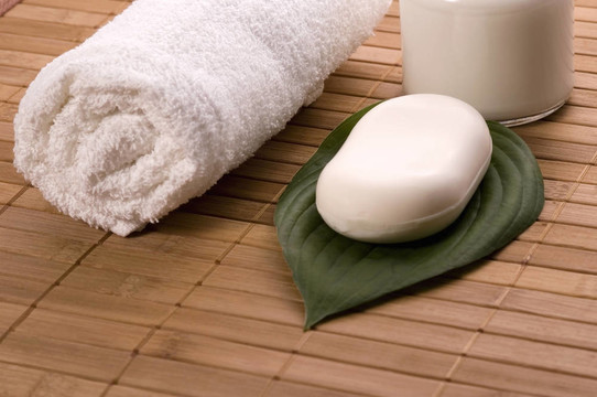 牛奶浴。白色的SPA