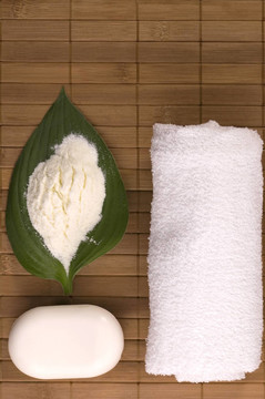牛奶浴。白色的SPA