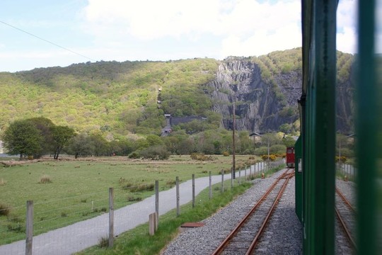 蘭貝里斯湖鐵路
